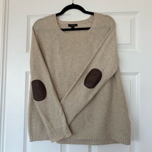 Cozy and cute 100% wool sweater with capped elbows